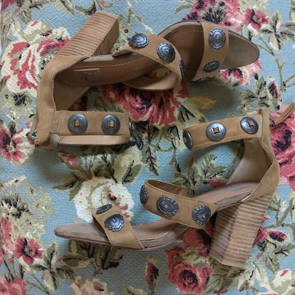 RARE Dolce Vita by Vanessa Mooney concho sandals - Picture 4 of 6